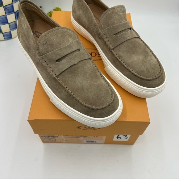 Men’s Todd’s suede loafers size 9.5 made in Italy main image 4